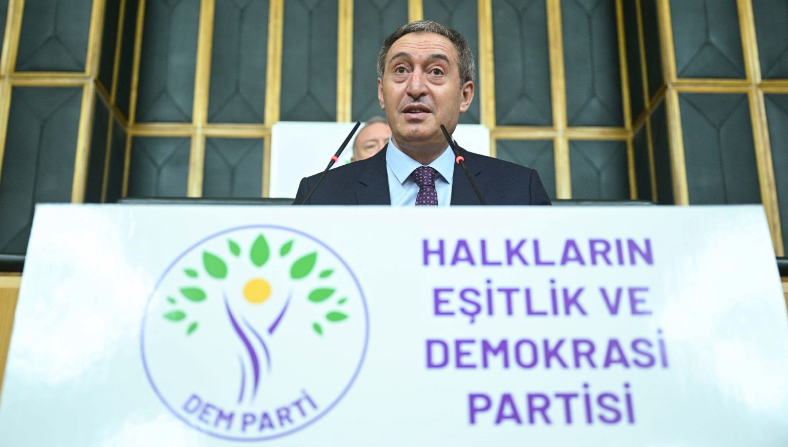 dem heyetinden 2 siyasi parti tipi bugun chp 17 martta ak parti ve mhp eUK6i9ul