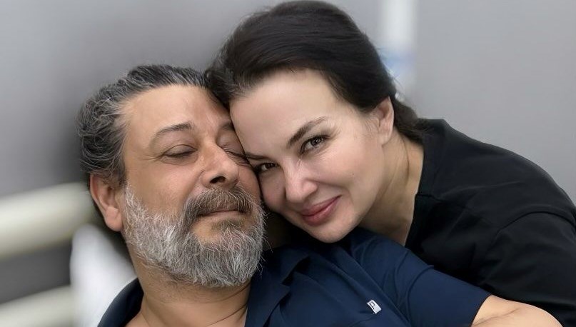 Deniz Uğur'dan Acı Haber: Eşi Kalp Krizi Geçirdi, Dualarınızı Bekliyor 71 deniz ugurun esi kalp krizi gecirdi sevenlerinden dua istedi Ne3EfPQd