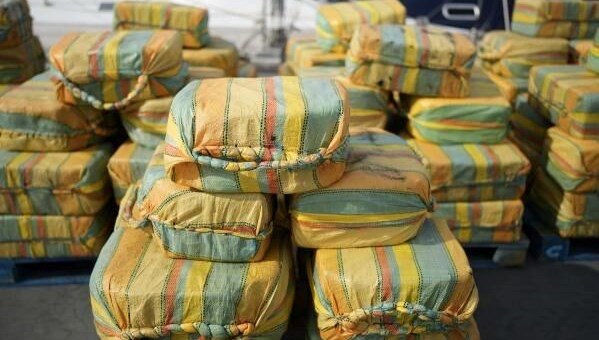 dev operasyon okyanusta 65 ton kokain yakalandi