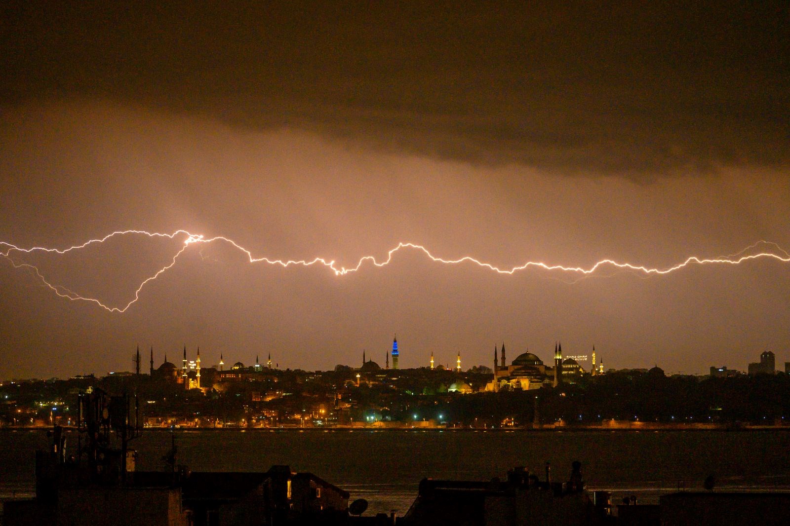 dikkat istanbulda sicaklik 22 derece birden dusecek yeni haftada kar ihtimali var 93zmLMvW