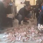 dilencinin uzerinden cikan parayi zabitalar uc saatte saydi ZFuaNOC1