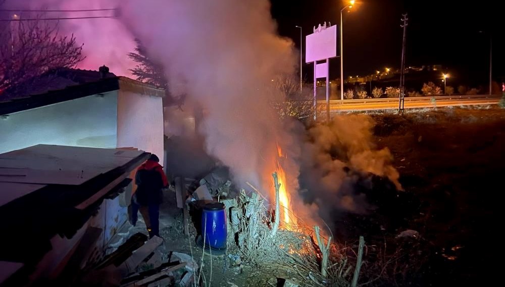 dinlenme tesisinde yangin panigi