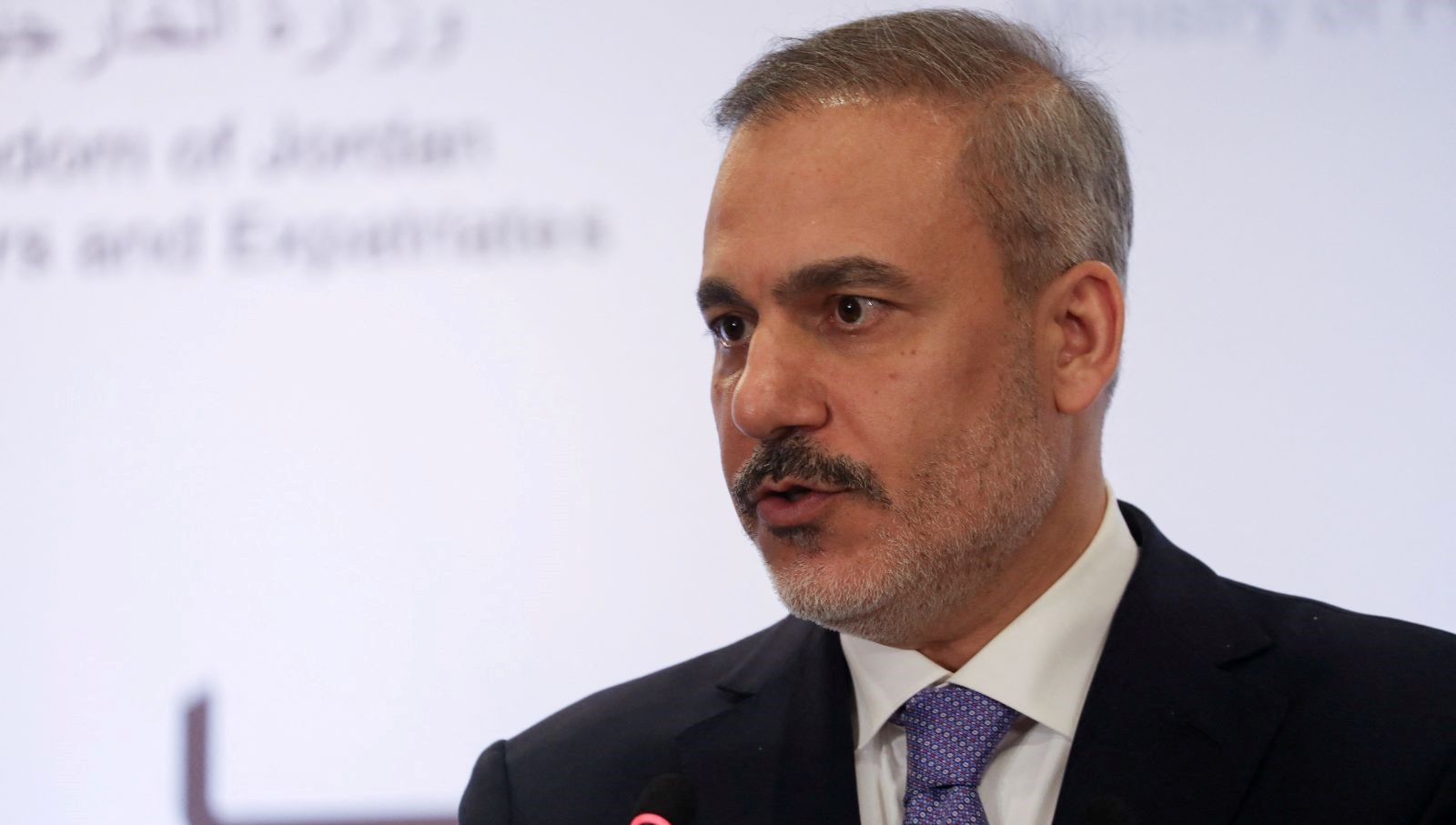 disisleri bakani fidan ypg silah birakip kendisini lagvetmeli