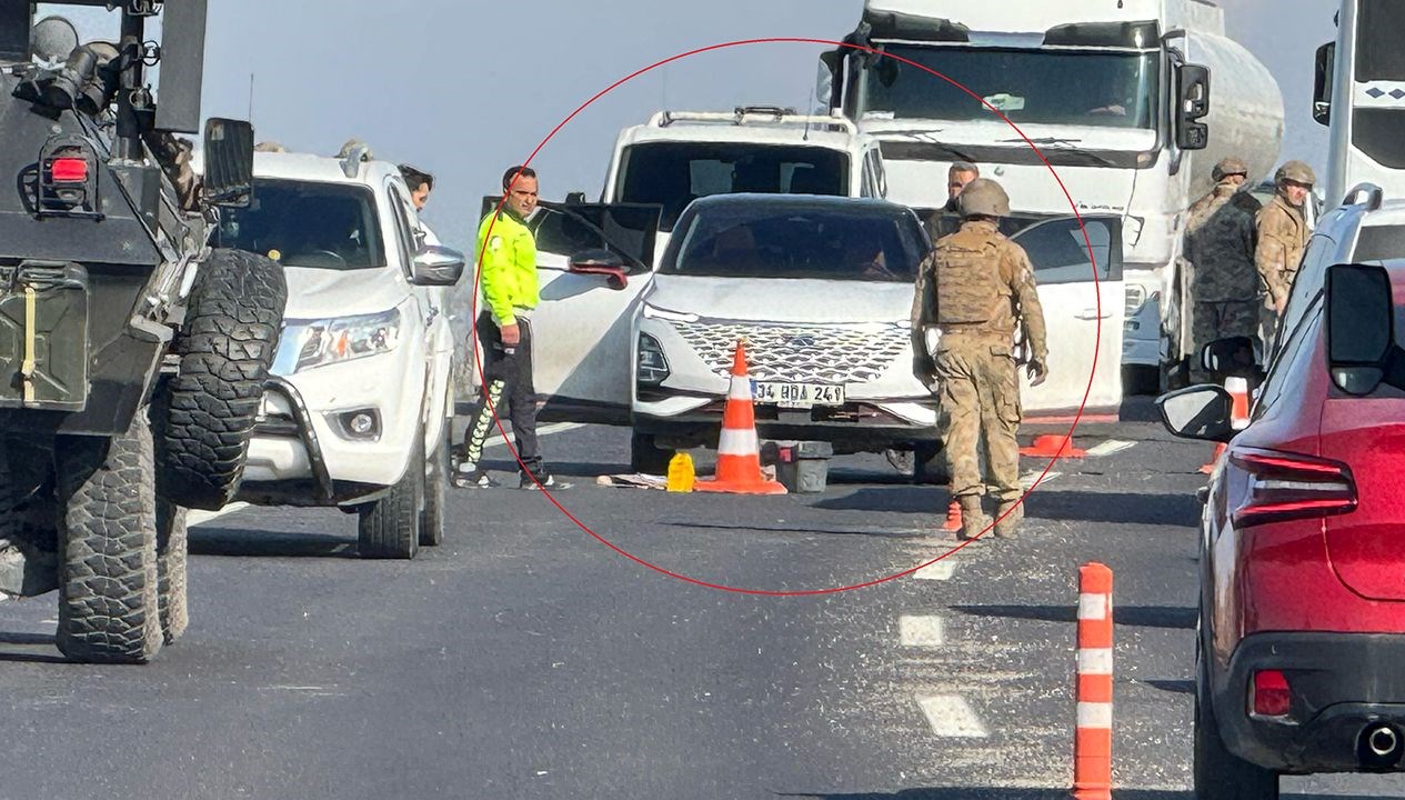 Diyarbakır'da Lüks Cip İnfazı: Kanlı Saldırıda Bir Kişi Hayati Tehlike Atlattı 71 diyarbakirda luks cipe silahi akin 1 kisi agir yaralandi HaXuJSv9