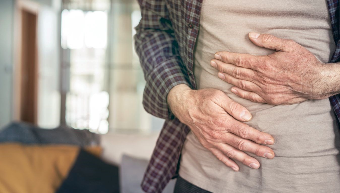 Mide Ağrısını Umursamadı: Doktorun 1 Haftada Kanserle Kaybı 71 doktor yasadigi mide agrisini gormezden geldi 1 hafta sonra kanserden hayatini kaybetti f9GjJElB