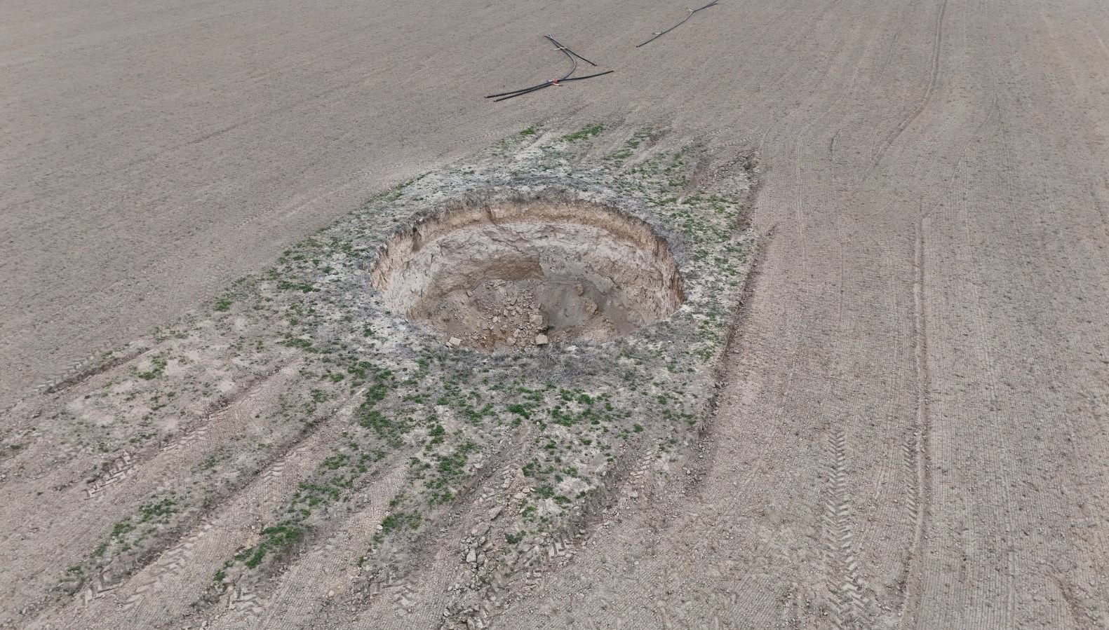 doldurulan obruk tekrar coktu Czz6gVXs