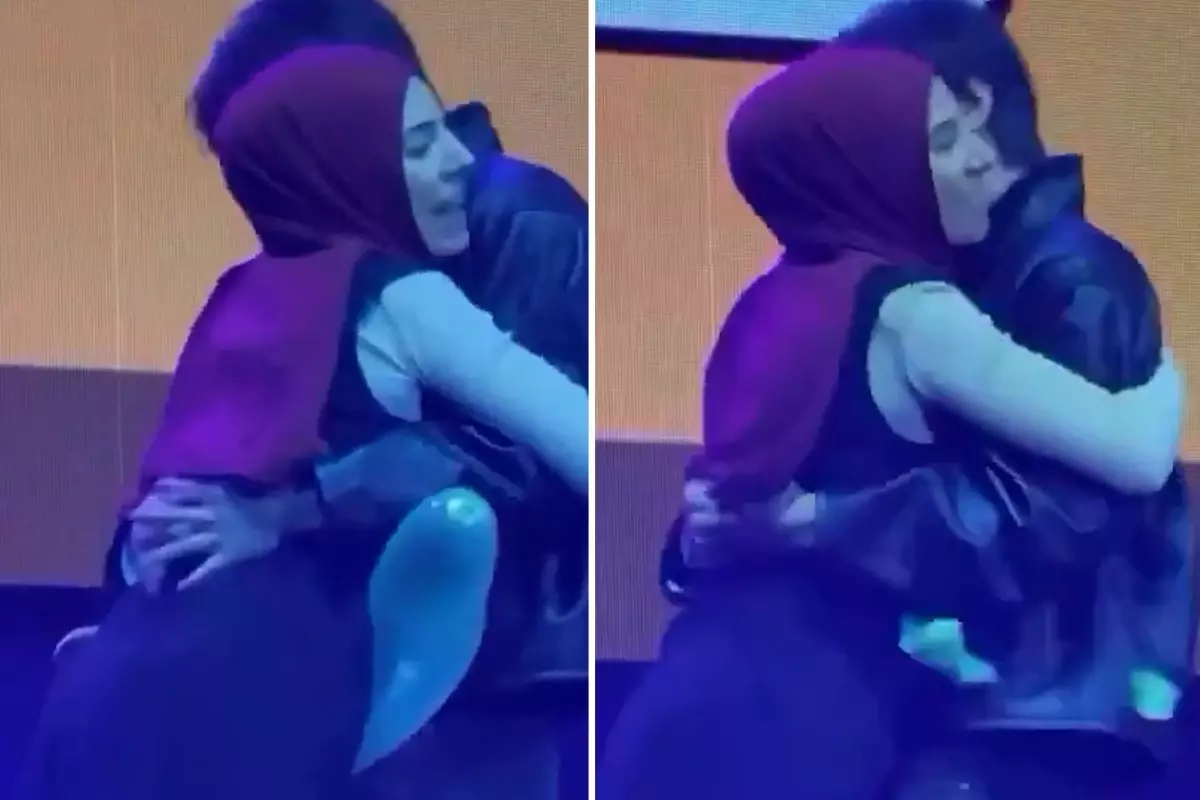 dunyaca unlu oyuncu turk hayraniyla sahnede balon patlatti HayKtnkK