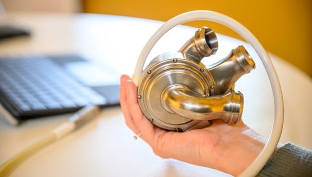 dunyada birinci yapay kalple 100 gun yasadi B3iXrdyw