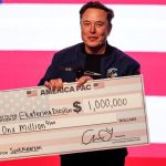 elon musk milyon dolarlik cekler dagitiyor fu8rJpTK