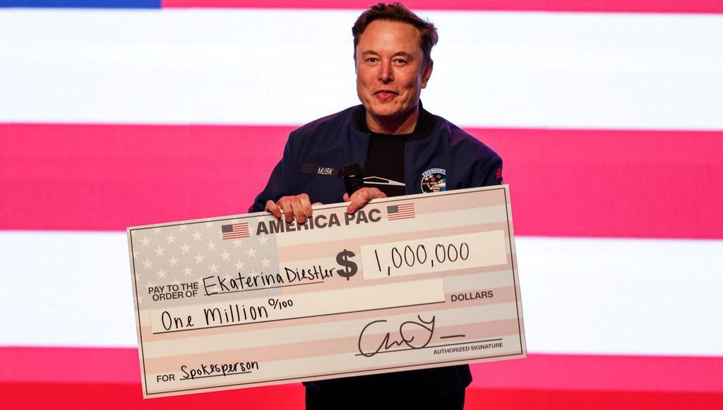 elon musk milyon dolarlik cekler dagitiyor fu8rJpTK
