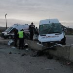 emekci servisi istinat duvarina carpti pqRQcqN1