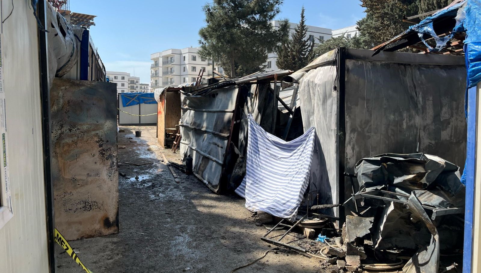 emekcilerin kaldigi konteynerde yangin snEpKWAA