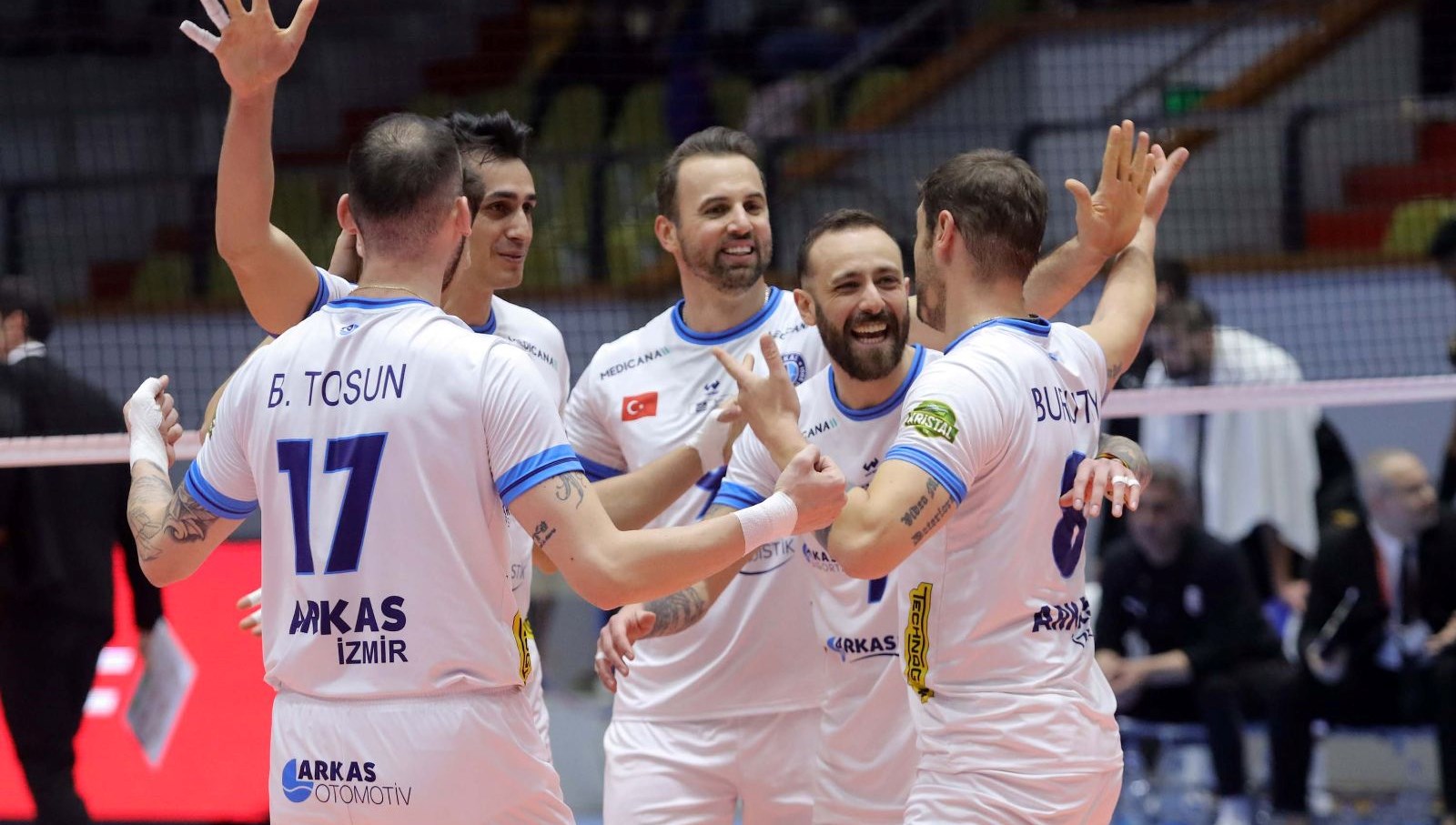 erkekler kupa voley dortlu final arkas spor kupada zafer pesinde