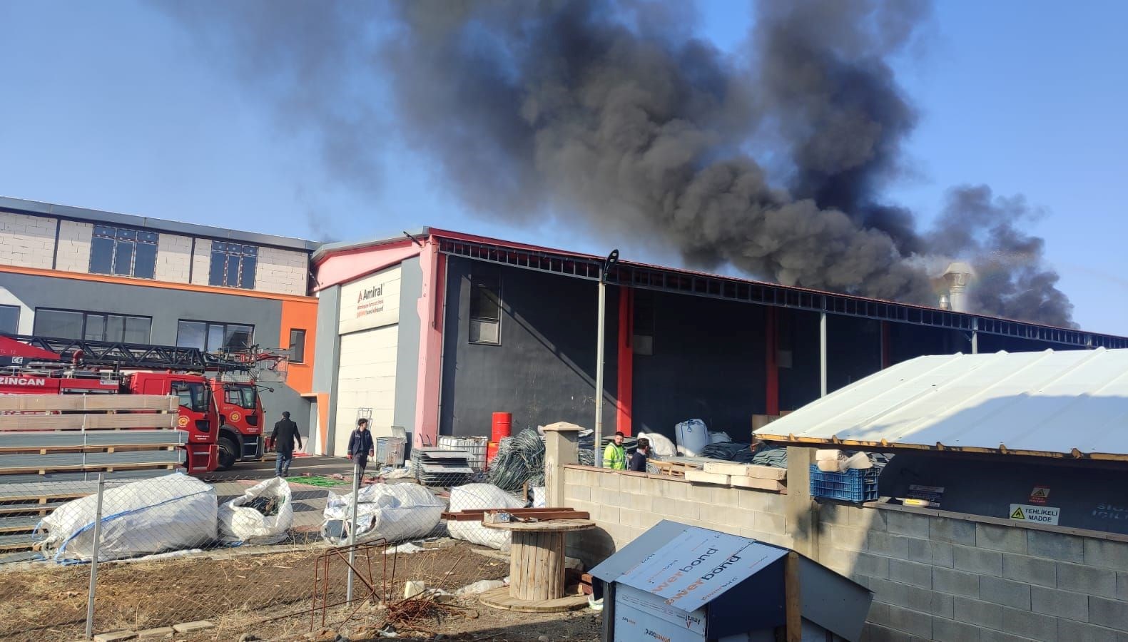 erzincanda aluminyum fabrikasinda yangin lQkQbBFC