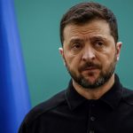 eski ukrayna lideri porosenkodan zelenskiye ulkeyi diktatorluge surukleyen mutsuz lider NvKhvd2H