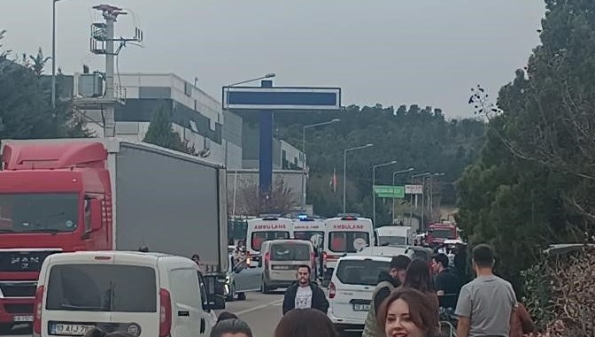 Hazar Dokumada Patlayıcı Bağlama Kabusu: Dokuz İşçi Ağır Yaralı! 71 fabrikada amonyak zehirlenmesi dokuz emekci hastaneye kaldirildi XTTfMLvb