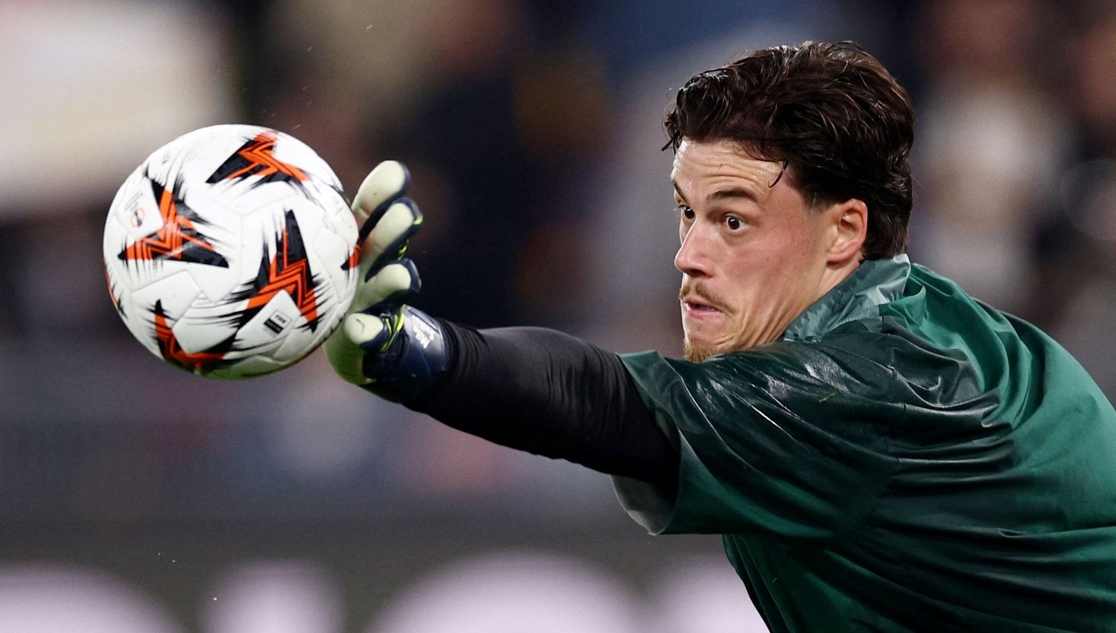 Fenerbahçe'den Mourinho Hamlesi: Svilar'la Livakovic Takası mı? 71 fenerbahce jose mourinhonun eski ogrencisi icin takas planiyla masada mile svilar dominik livakovic ZCDXbuyE