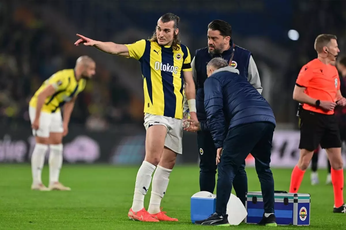fenerbahcede caglar soyuncu sakatlandi ssG2MmQD