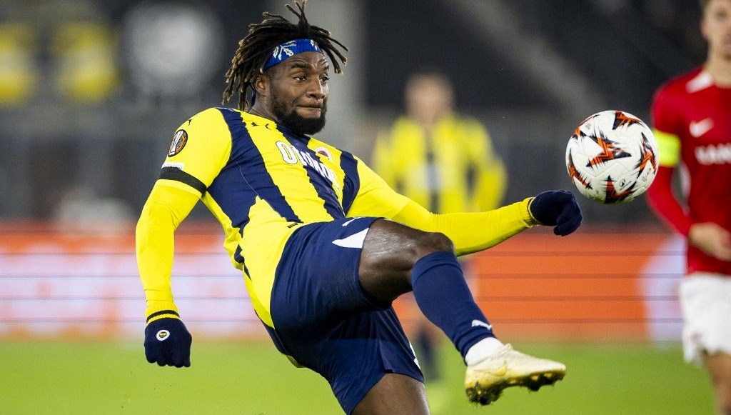 Fenerbahçe'de Mourinho Fırtınası: Saint-Maximin Sürprizi! 71 fenerbahcede jose mourinho allan saint maximin tansiyonu sonrasi karar takim disi beklenirken surpriz QthQaHZK