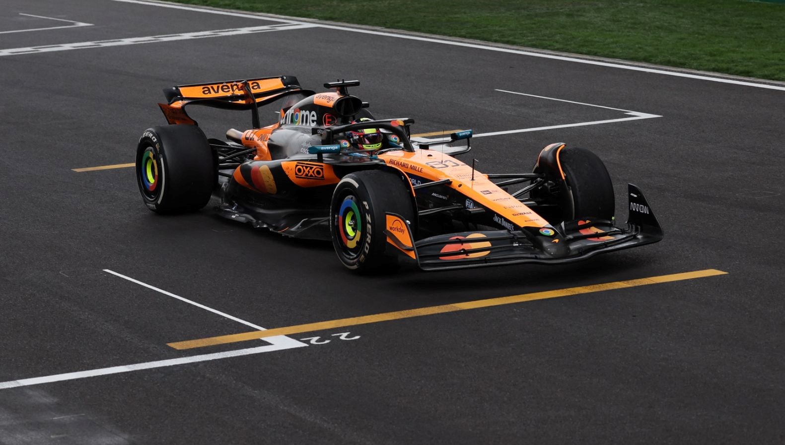 formula 1 cin gpsini oscar piastri kazandi Gwmwz2nH