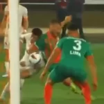 galatasaraydan birinci yarinin son dakikasinda penalti itirazi Ry3AKWIw