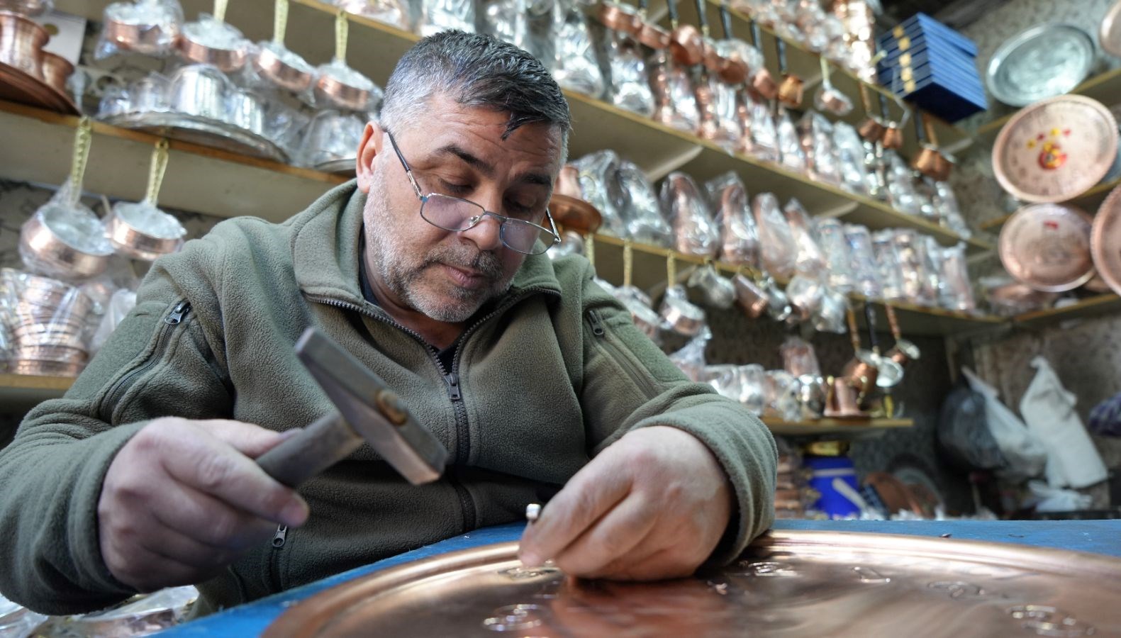 Gaziantep'in Mirası Tehlikede: Bir Asırlık Meslek Kayboluyor mu? 71 gaziantepin asirlik meslegi yok olma tehlikesiyle karsi karsiya kvkVs9S6
