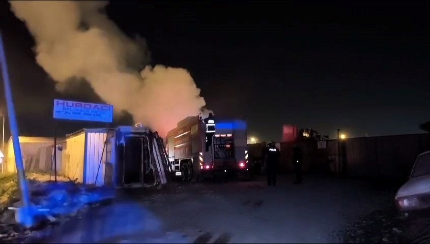 Geri Dönüşüm Cehennemi: Alevler İçinde Bir Tesis 71 geri donusum tesisinde yangin K6WTJuqD