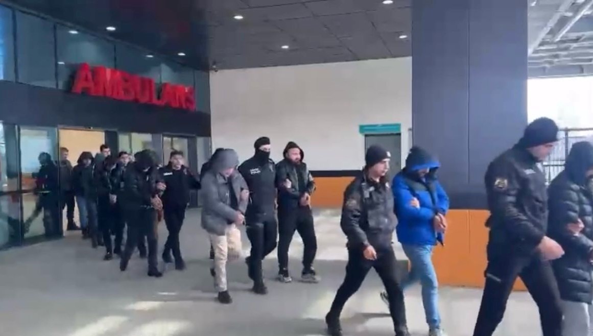 Sahte Sağlık Raporu Operasyonu: Hastanede Rapor Vurgunu! 71 hastanede gecersiz rapor operasyonu her rapor icin 100 bin liraya kadar fiyat kYTu6cRv