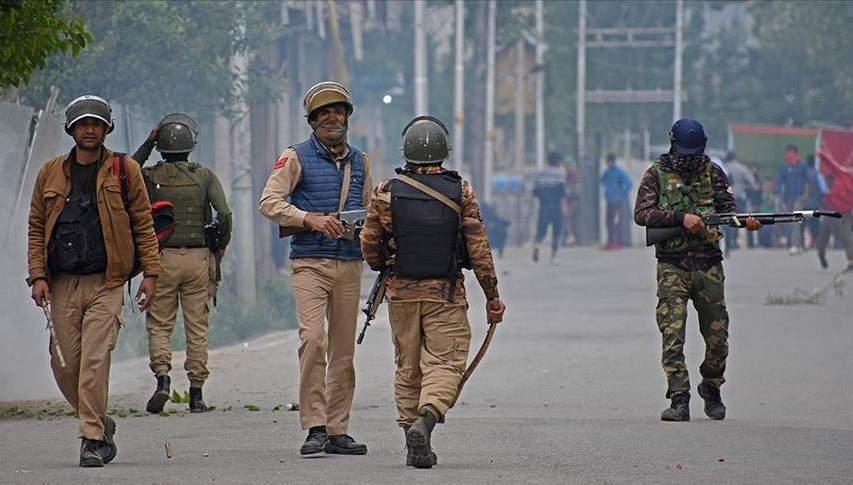 Hindistan'da Çatışma: Kan Döküldü, Yaralılar Arasında Umut Devam Ediyor 71 hindistanda catisma 1 kisi oldu 43 kisi yaralandi DJmhHtnQ