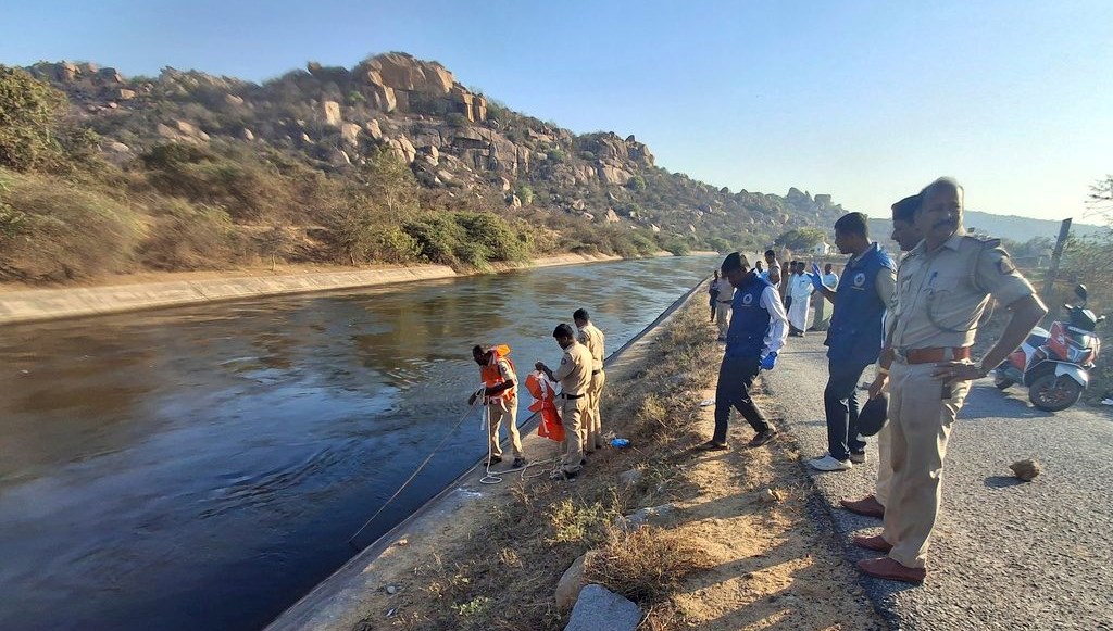 hindistanda toplu tecavuz arkadaslarini kurtarmak isterken olduruldu au6D62Zk