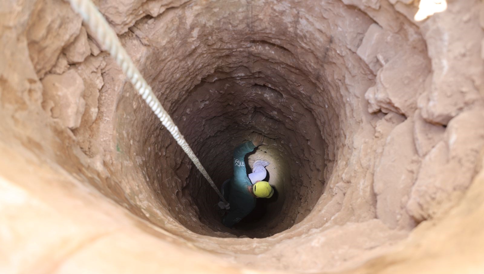 Humus ve Lazkiye'de gizlenmiş silah deposu bulundu 71 humus ve lazkiyede gizlenmis silah deposu bulundu JmbujsGw