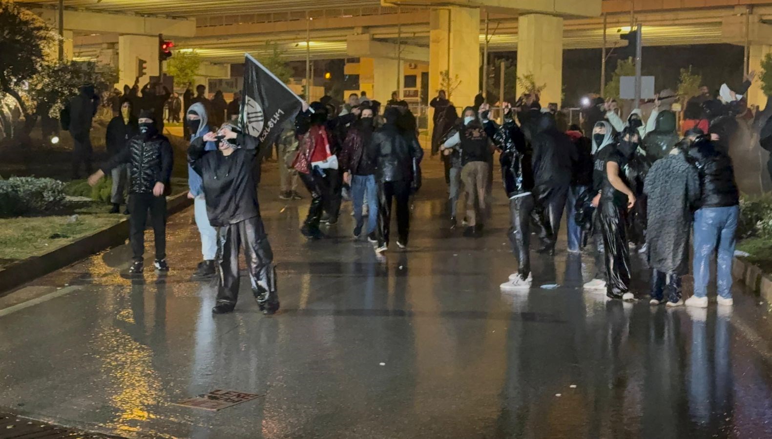 ibb sorusturmasi protestolarina polis mudahalesi