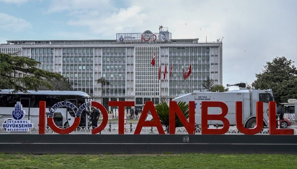 İBB’de Skandal İddia: Hayali Şirketlere Milyonluk Vurgun Mu? 71 ibbye operasyon sahit gokhan taskapanin tabiri ortaya cikti fiiliyatta var olmayan sirkete para 7YMaDfKI