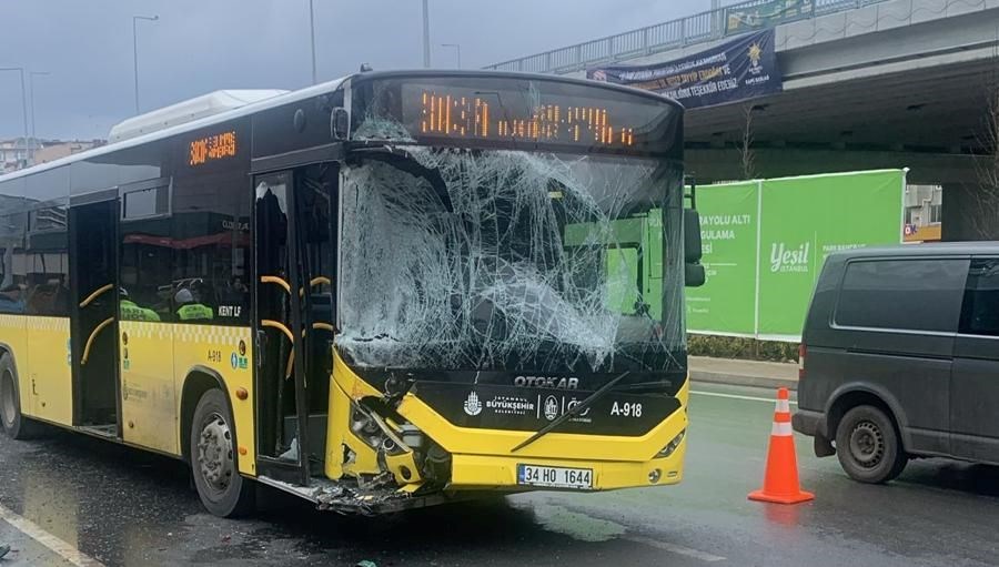 iett otobusu minibuse carpti 3 yarali kl4BSzIQ