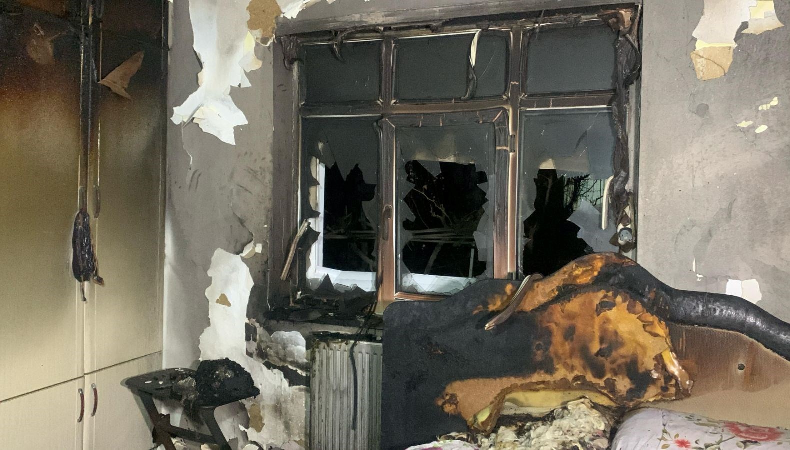 iftarda top degil molotof patladi 3 sefer basimiza geliyor gerekirse adalet bakanina gidecegim 5Bh52c56