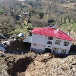 iki katli konut heyelanda 50 metre suruklenmisti catlak dahi yok FgNsEzCS