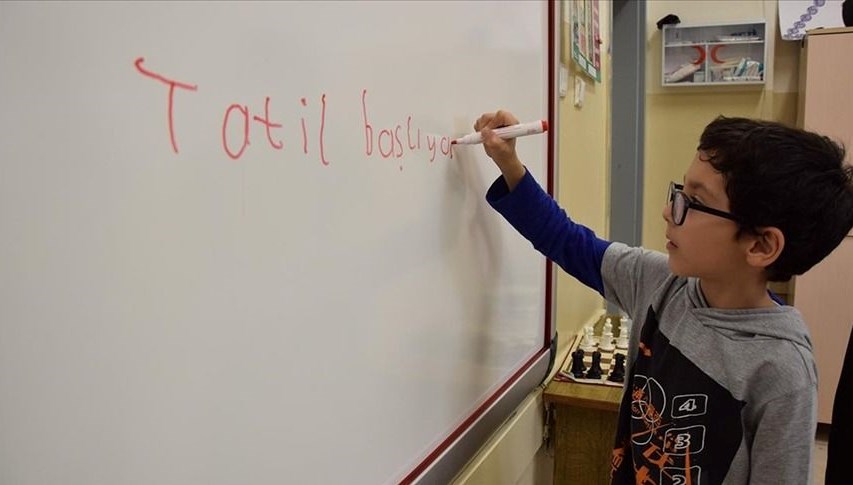 The Final Bell Tolls: Tomorrow's Mid-Term Freedom 71 ikinci orta tatil yarin son zil calacak fUIC1yms