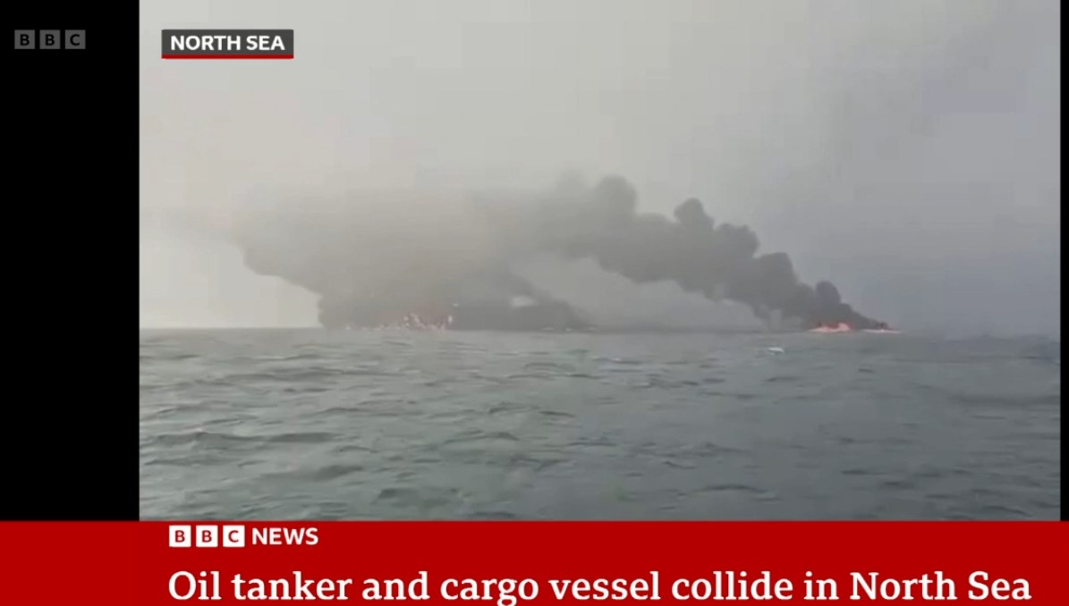İngiliz Denizinde Kaos: Batık Gemi, Alev Alev Yanan Tanker ve Çok Sayıda Yaralı 71 ingiliz denizinde carpisma kargo gemisi batti petrol tankeri alev aldi cok sayida yarali var