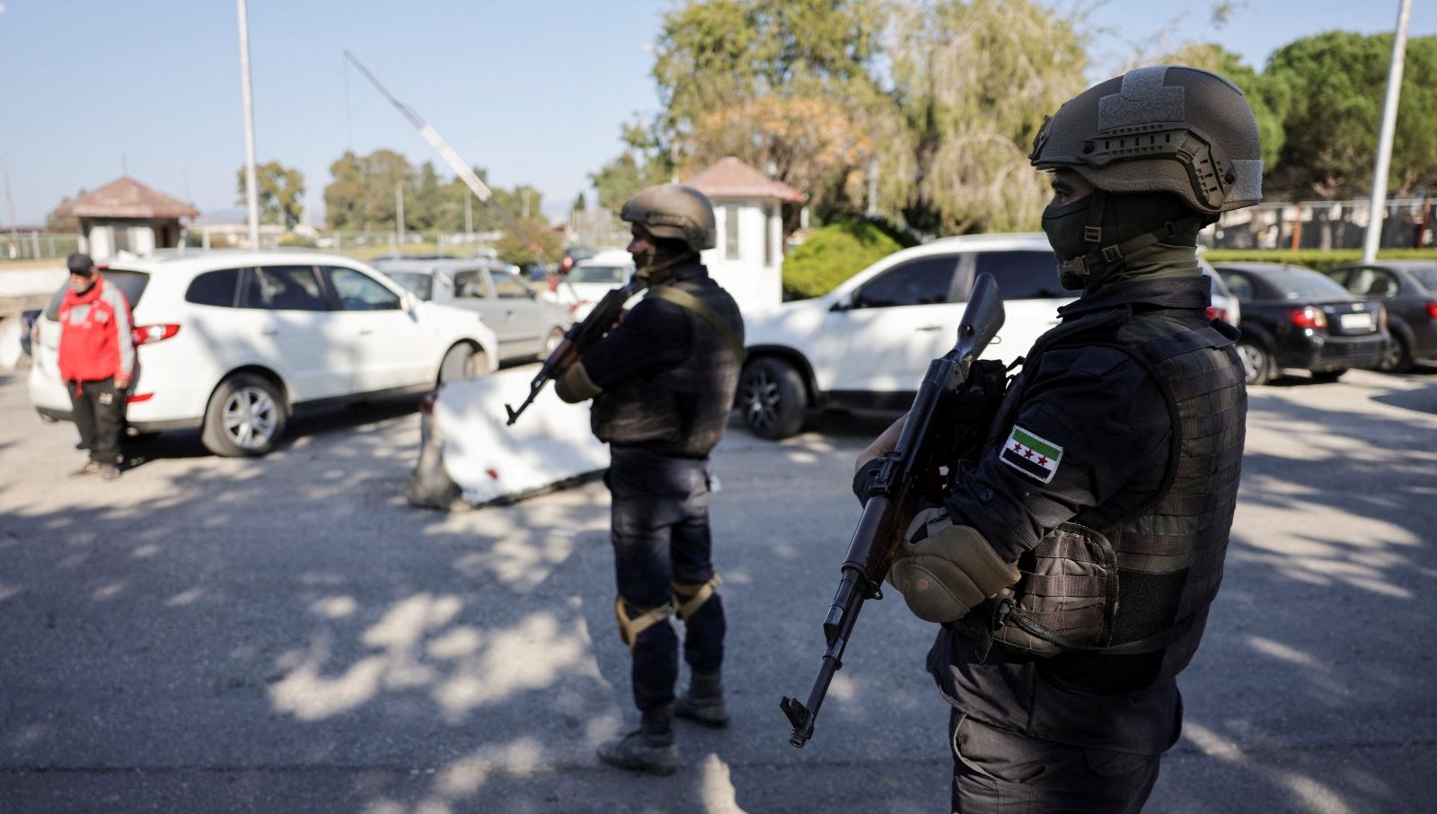 intihar dronlari suriye guvenlik yetkililerine teslim edildi PvNks5Y8