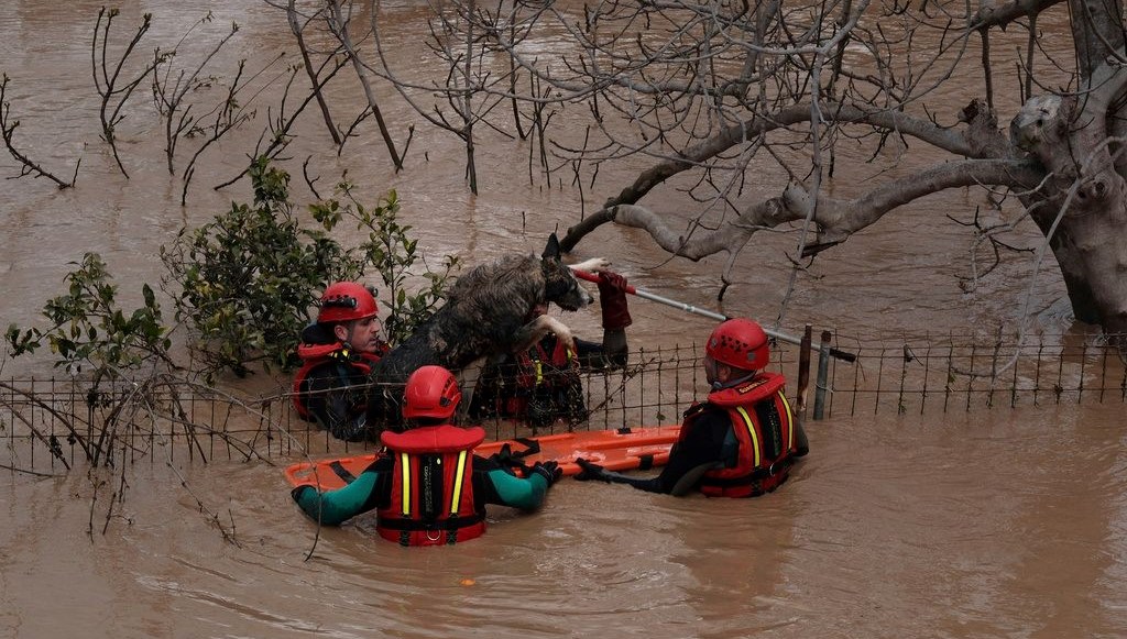 İspanya'da Sel Kabusu: İki Can Kaybı 71 ispanyayi sel vurdu 2 kisi oldu TZaJcfq5