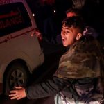 israil refahta ambulanslari kusatma altinda aldi ZPA8Pa53