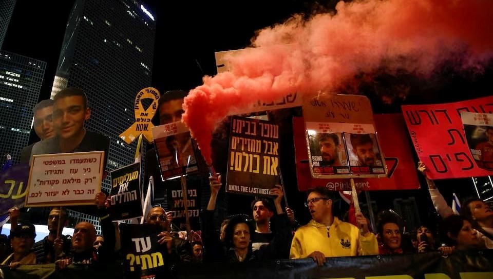 İsrail'de Rejim Karşıtı Gösteriler: Parlamento Önünde Toplanan Kalabalıklar 71 israilde hukumet tersi hareket parlamento binasi onunde toplandilar 9LeQTfqb