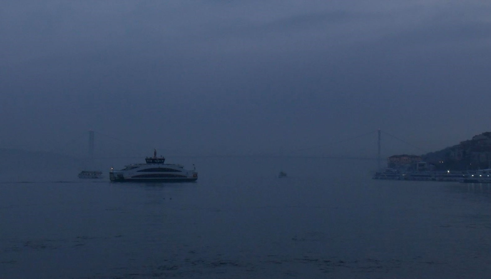 İstanbul Boğazı Sis Perdesiyle Gizemini Koruyor 71 istanbul bogazinda sis tesirli oluyor 3FBYvpgi