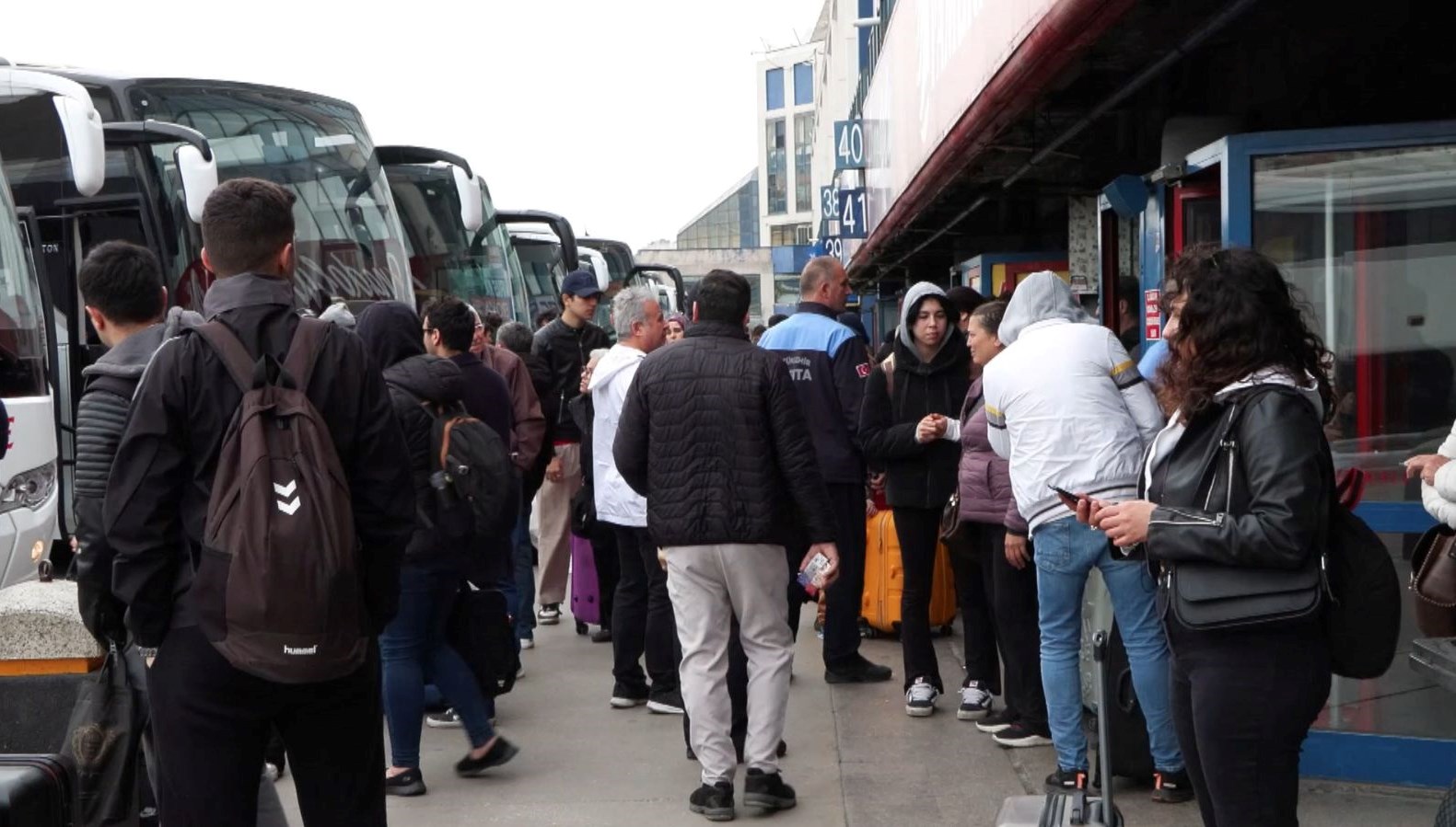 istanbul otogarinda bayram yogunlugu y2JEhgDm