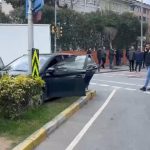 istanbulda arabaya silahli atak bir meyyit bir yarali hVY2kbvD