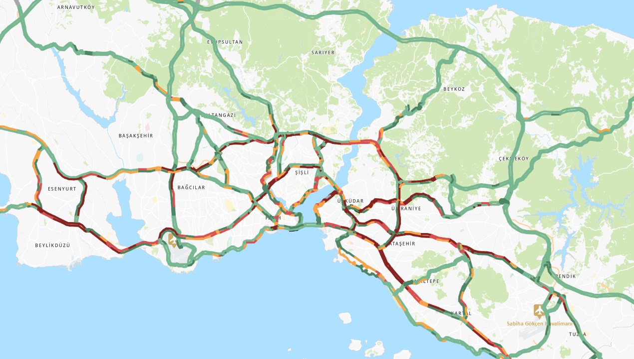 istanbulda bayram trafigi araclar adim adim ilerliyor Zll6lXUF