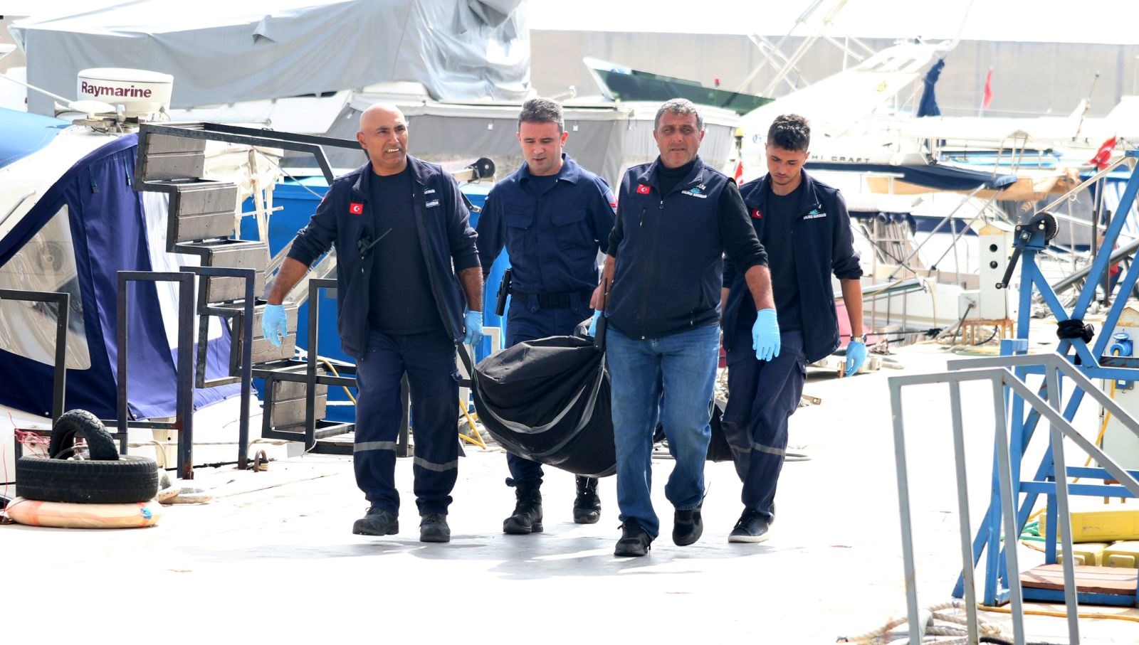 istikrarini kaybedip denize dustu sabah cesedi bulundu N4ijhu8y