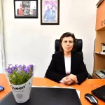izmirde bayan muhtarlara 8 mart tebrigi mor cicekler ile unutulmadilar BAEMrbW1