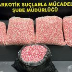 izmirde binlerce sentetik ecza hap ele gecirildi jpOK9UQY