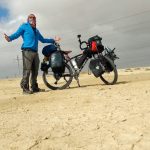 izmirli 42 yasindaki bisikletli gezgin dunyayi dolasiyor anilarini kitaplastirdi TuKYaVak